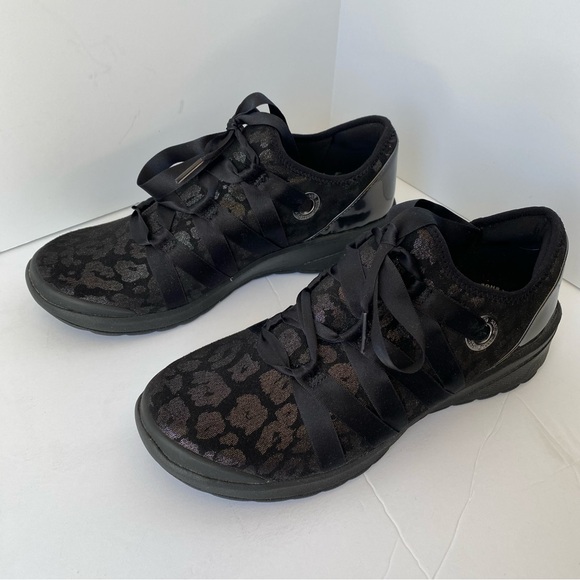 Bzees Glisten Shimmer Black Ribbon Slip on Sneakers - Sz 7 W - Picture 6 of 11
